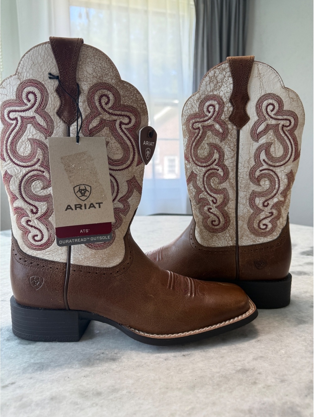NEW Ariat Women’s Boots QuickDraw Size 9.5 Square Toe Sandstorm Distressed White